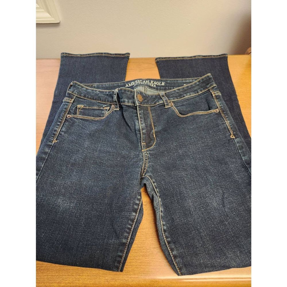 American Eagle Outfitters 14 Regular skinny kick super stretch blue jeans. Measu